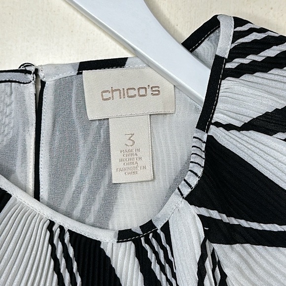 Chico's Fabulous Stripe Pleated Cold-Shoulder Top Size 3 - Picture 9 of 14